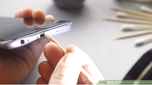 how to clean the iphone charging port