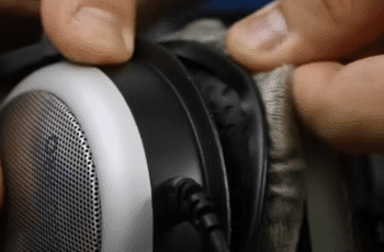 How To Clean Headphones and Ear Pads Full Guide 2023
